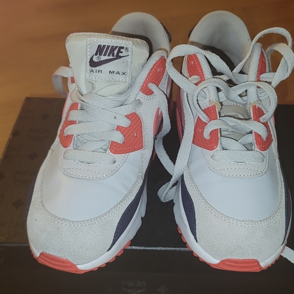 Sneakers - Picture 3 of 3